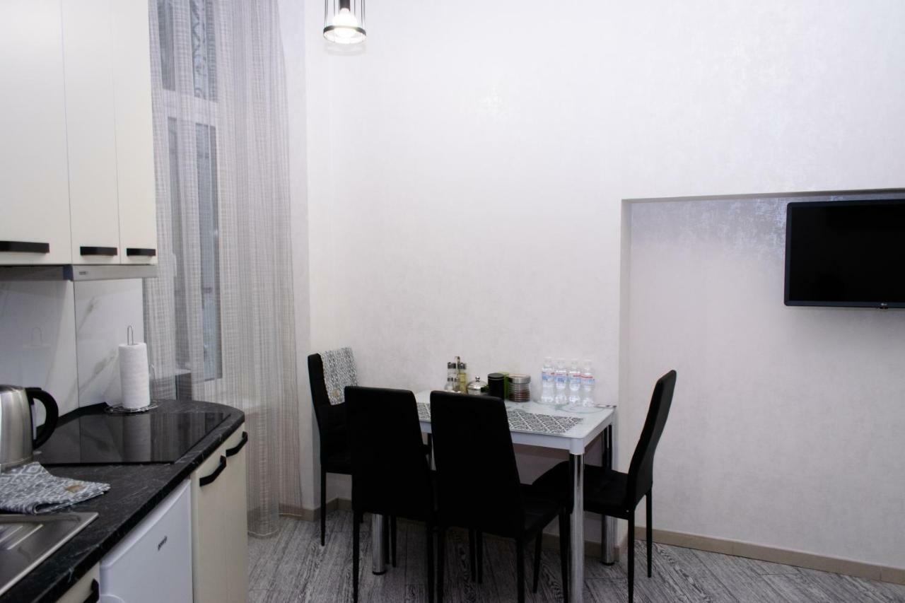 Apartment Barvy Lvova On Kostyushka St Eksteriør billede